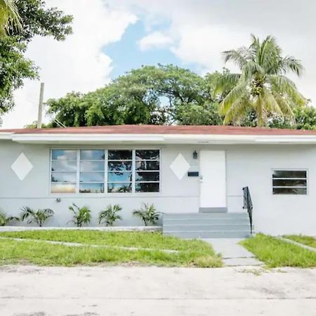 Modern 5 Bedroom Miami Home 15 Min To The Beach Exteriér fotografie